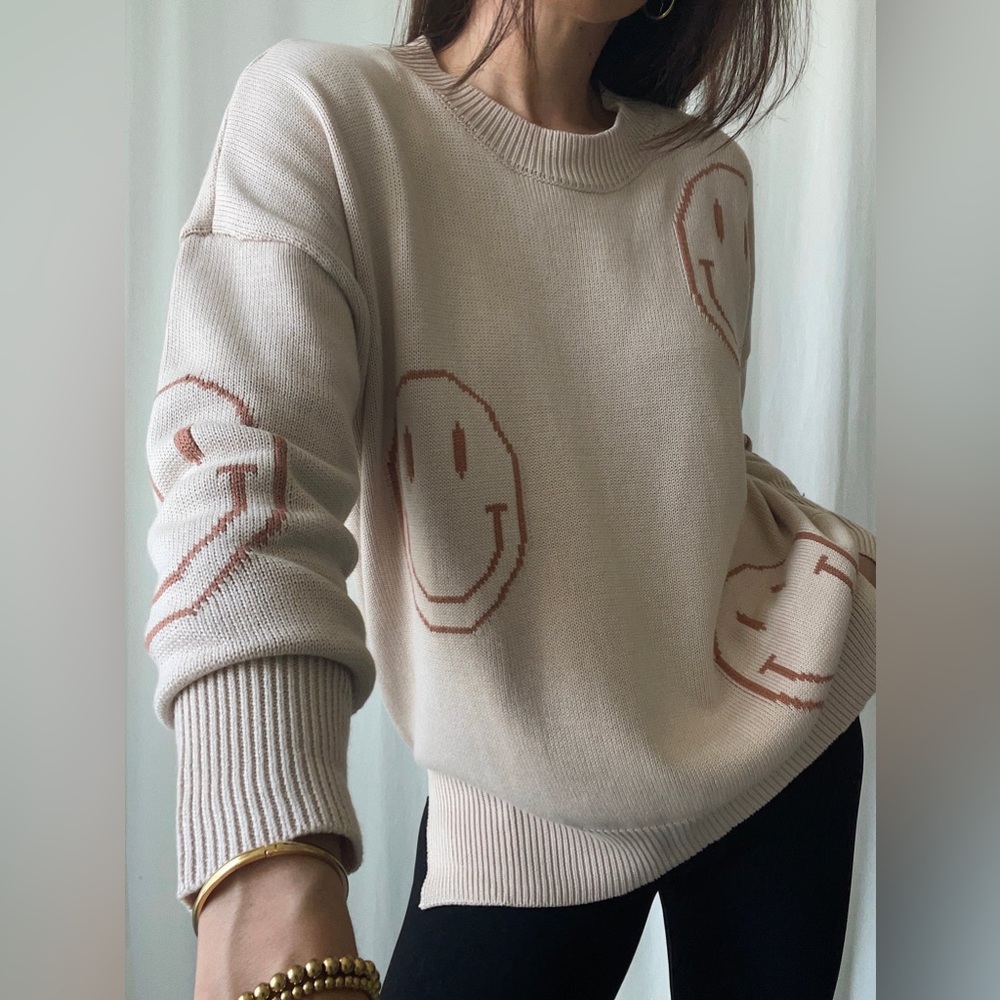 JOYCE SMILEY SWEATER 🆕🔃 — In Beige - Picture 5 of 8